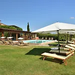 Porsenna Resort *
