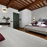 Porsenna Resort *