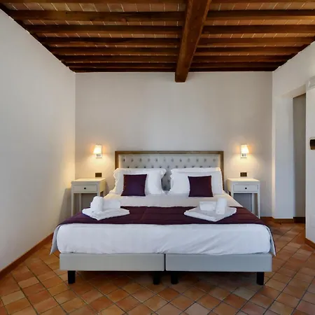 Porsenna Resort *